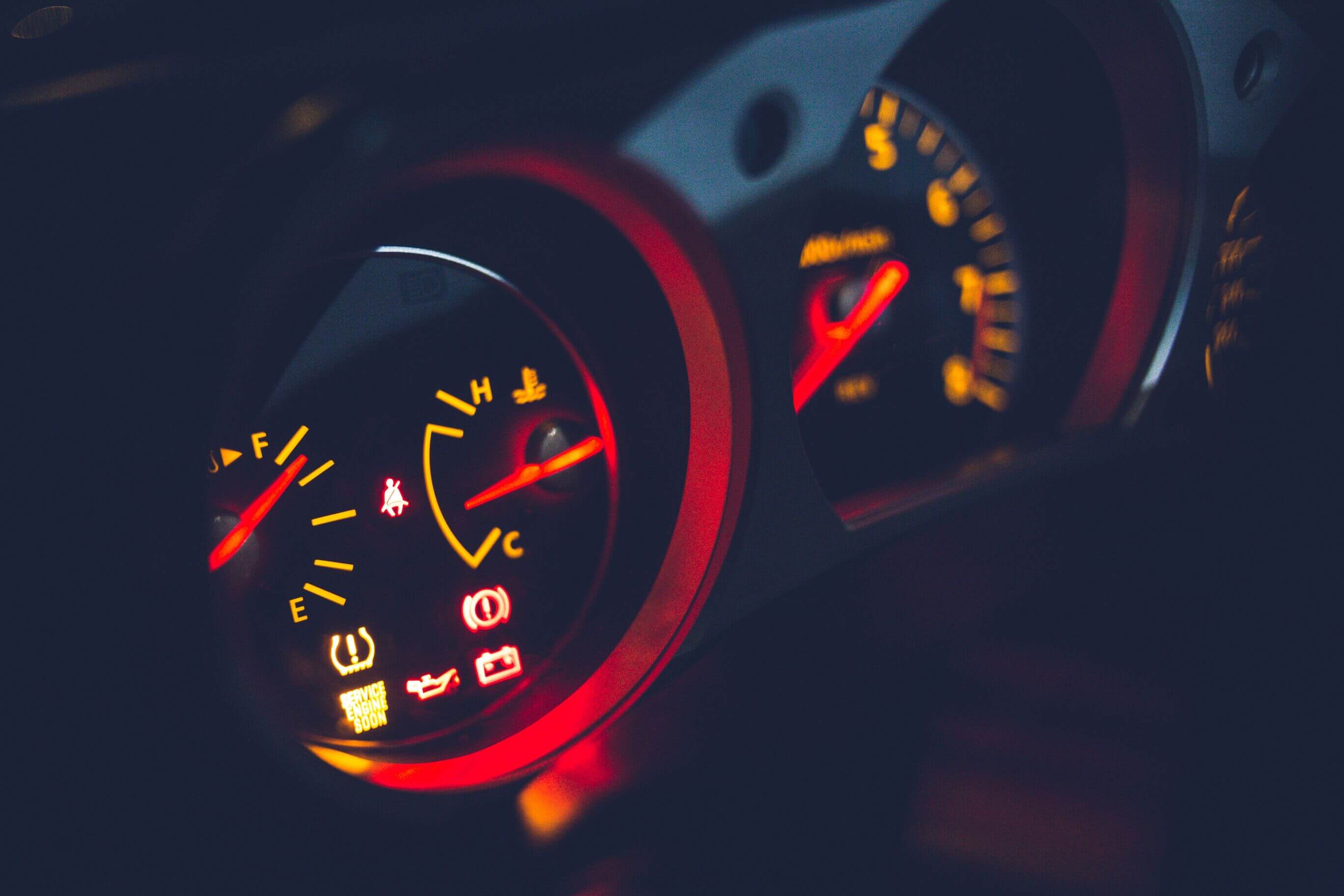 Dashboard warning lights: what they mean and what to do